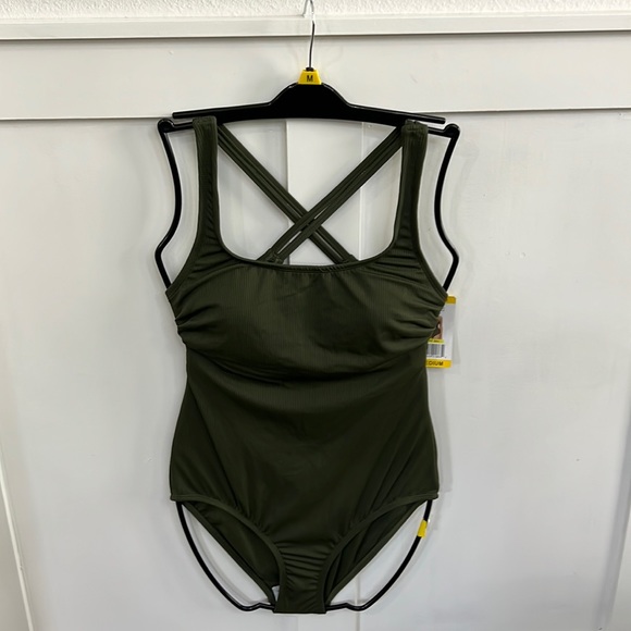 Hurley Swim New With Tags Hurley One Piece Swimsuit Amazon Jungle